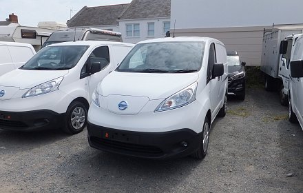 Awaiting preparation, electric eNV200