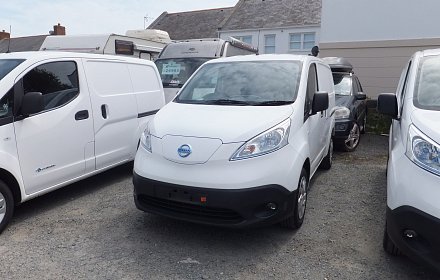 Awaiting preparation, electric eNV200