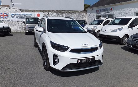 Hybrid Kia in excellent condition, low mileage
