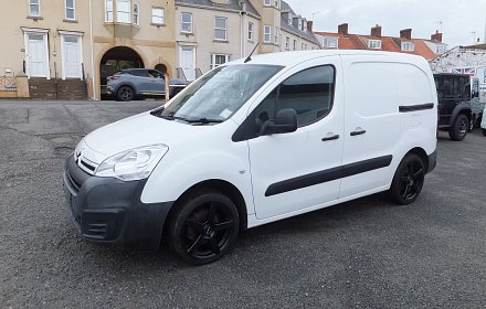 3 seat van. Has been serviced with new cambelt. New 17 inch alloy wheels