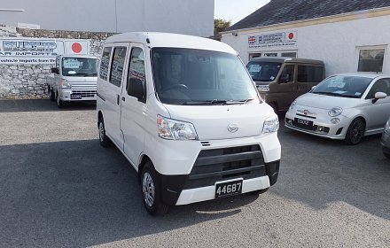 Low mileage, 4 seat van